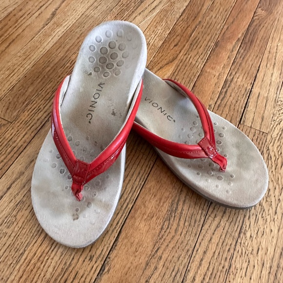 EUC Vionic thong sandals - Picture 3 of 7